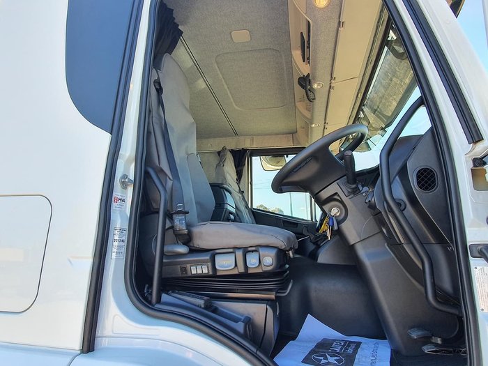 2020 IVECO STRALIS ATI 360 6X2 CAB CHASSIS null null white