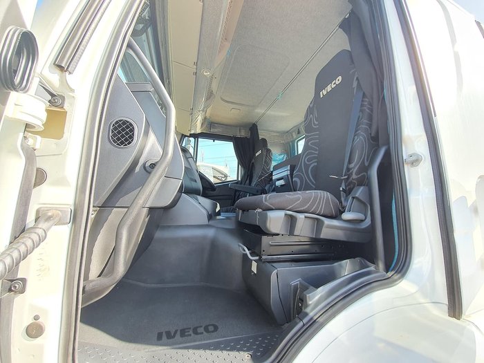 2020 IVECO STRALIS ATI 360 6X2 WITH 9M TRAY null null White