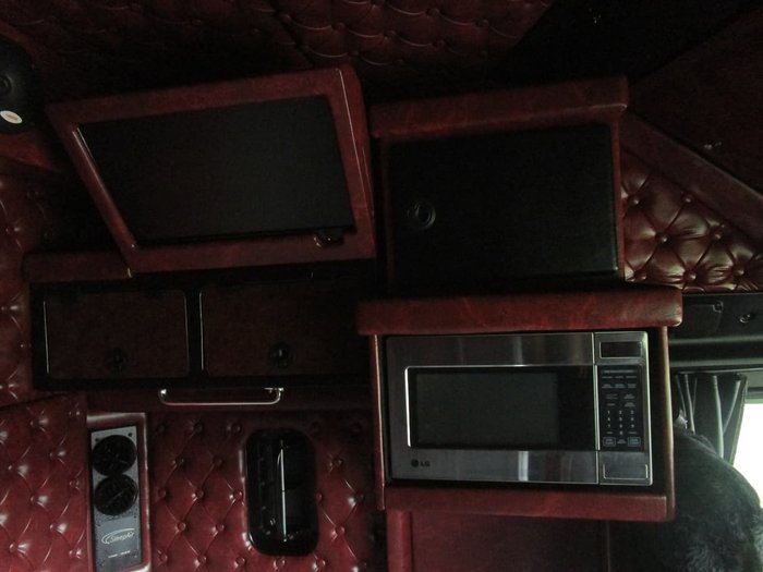 2012 KENWORTH K200 STRETCHCAB null null BLUE