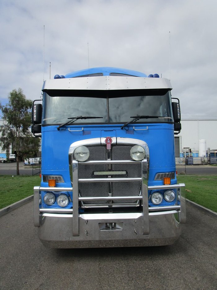 2012 KENWORTH K200 STRETCHCAB null null BLUE