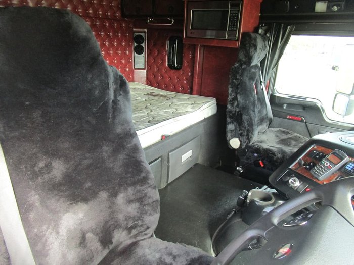 2012 KENWORTH K200 STRETCHCAB null null BLUE