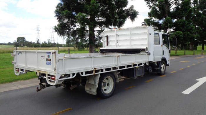 2013 Isuzu NQR450 White