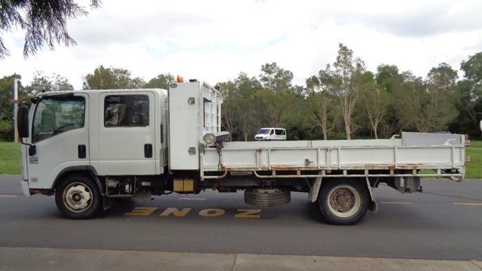 2013 Isuzu NQR450 White
