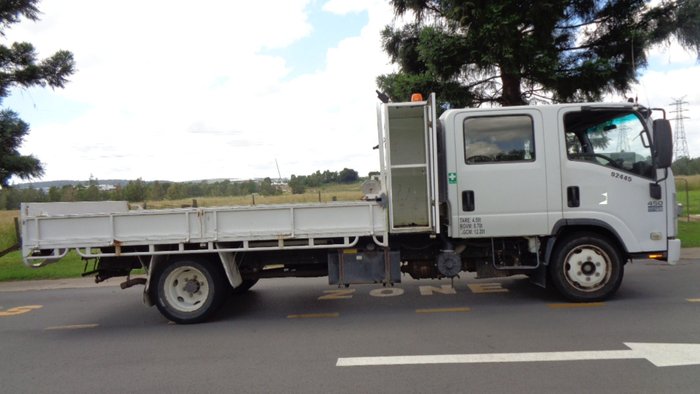 2013 Isuzu NQR450 White