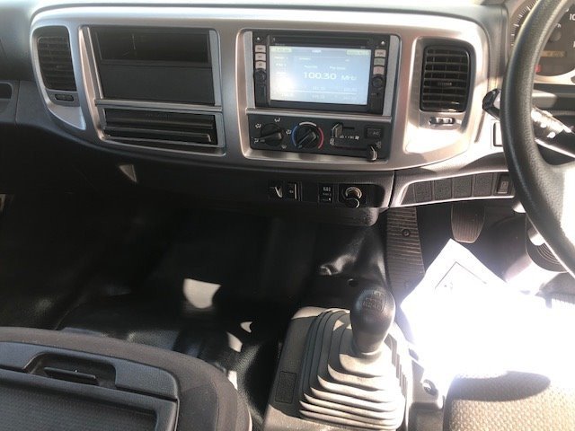 2012 Hino FD 1124-500 Series BEAVERTAIL