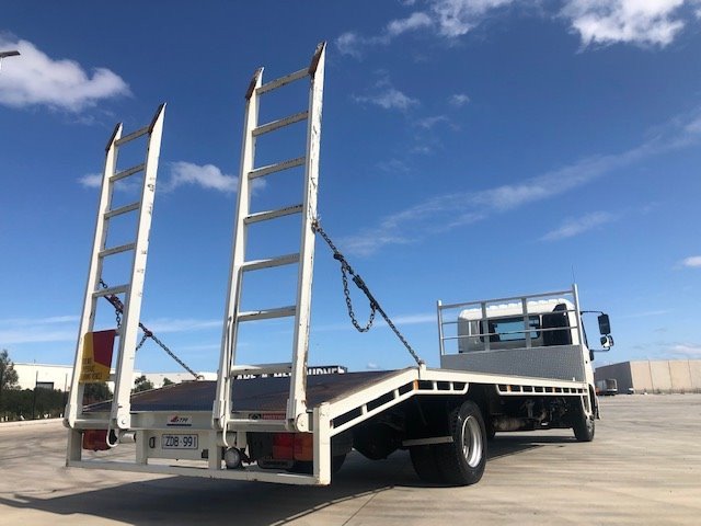 2012 Hino FD 1124-500 Series BEAVERTAIL