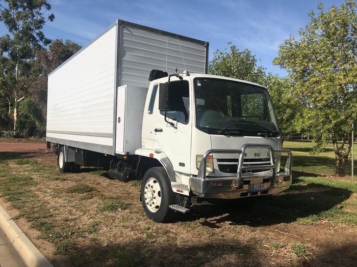 2008 MITSUBISHI FM67F null null White