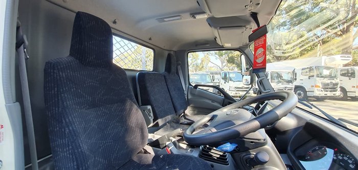 2019 HINO 300 SERIES 617 MEDIUM TRADEACE null null White