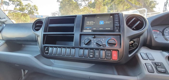 2019 HINO 300 SERIES 617 MEDIUM TRADEACE null null White