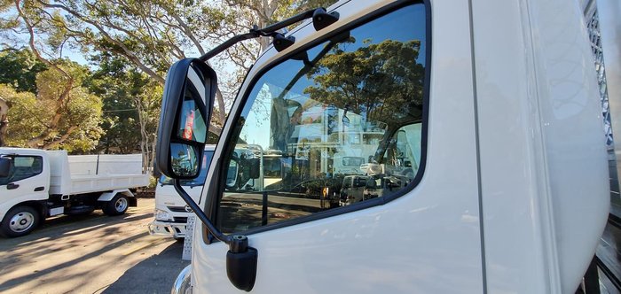 2019 HINO 300 SERIES 617 MEDIUM TRADEACE null null White