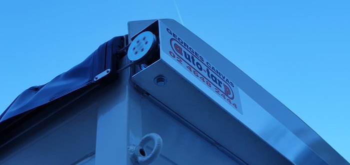 2020 HINO 300 SERIES 921 CUSTOM CHIPPER TIPPER null null White