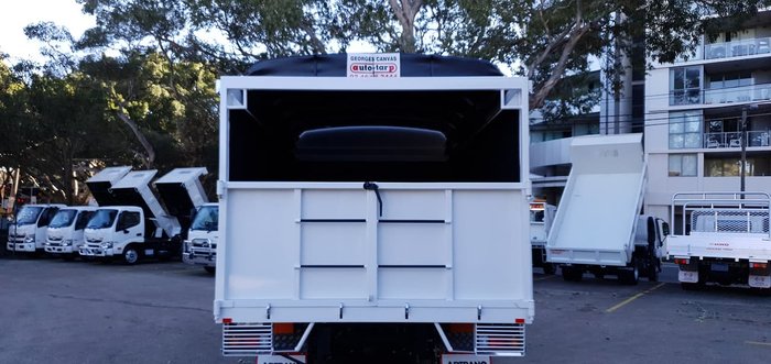 2020 HINO 300 SERIES 921 CUSTOM CHIPPER TIPPER null null White