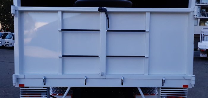 2020 HINO 300 SERIES 921 CUSTOM CHIPPER TIPPER null null White