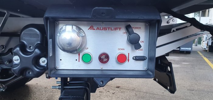 2020 HINO 300 SERIES 616 MEDIUM AUTO null null White