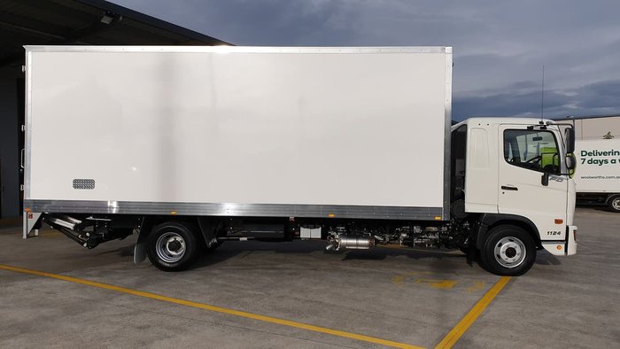 2020 HINO 500 SERIES FD 1124 null null White