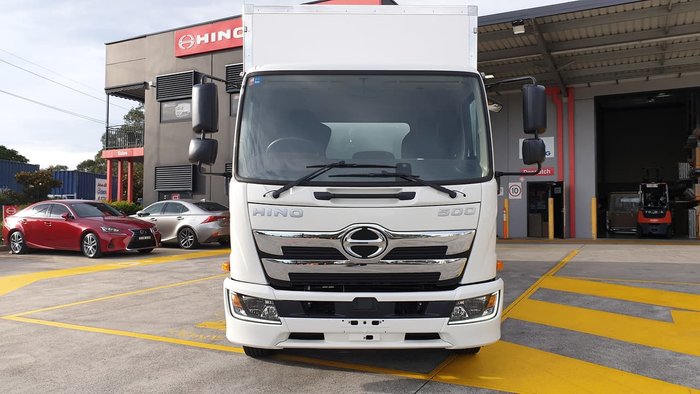 2020 HINO 500 SERIES FD 1124 null null White