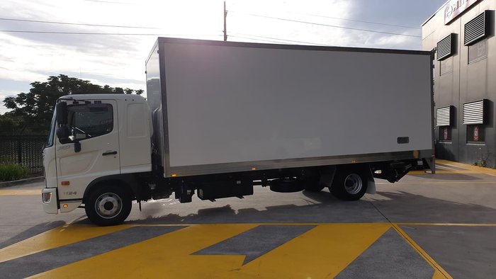 2020 HINO 500 SERIES FD 1124 null null White