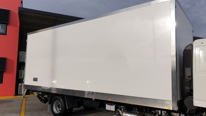 2020 HINO 500 SERIES FD 1124 null null White