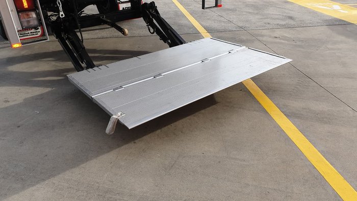 2020 HINO 500 SERIES FD 1124 null null White