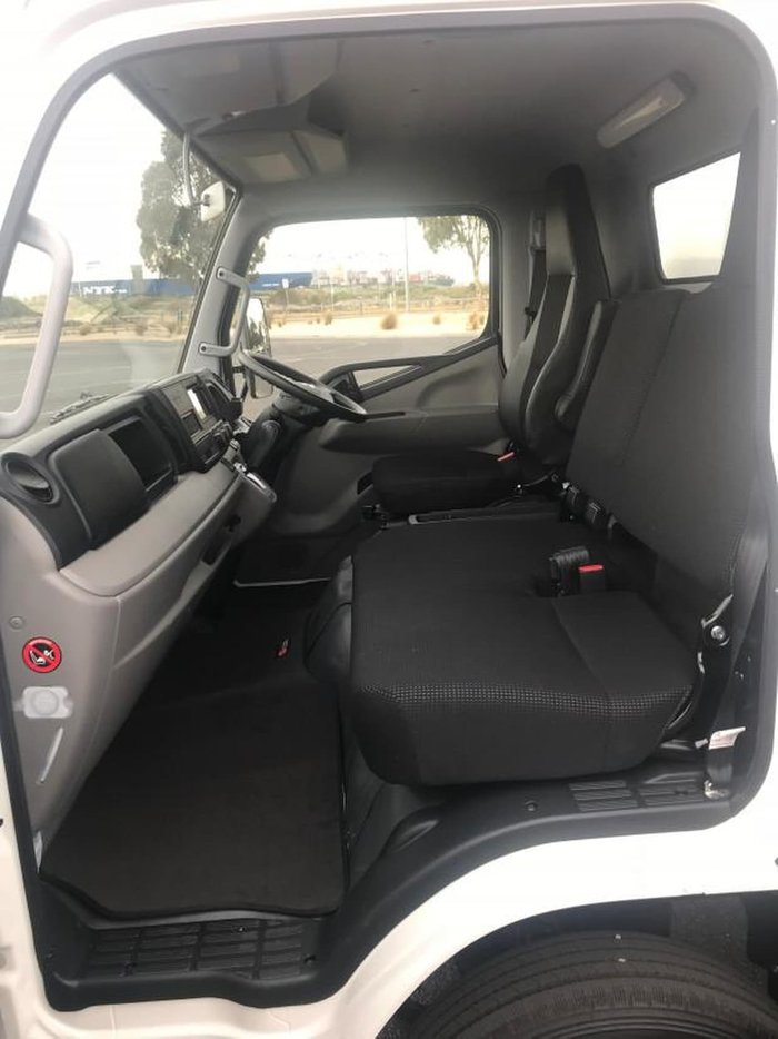 2019 FUSO CANTER 515 WIDE FEB21ER3SFAN null null White