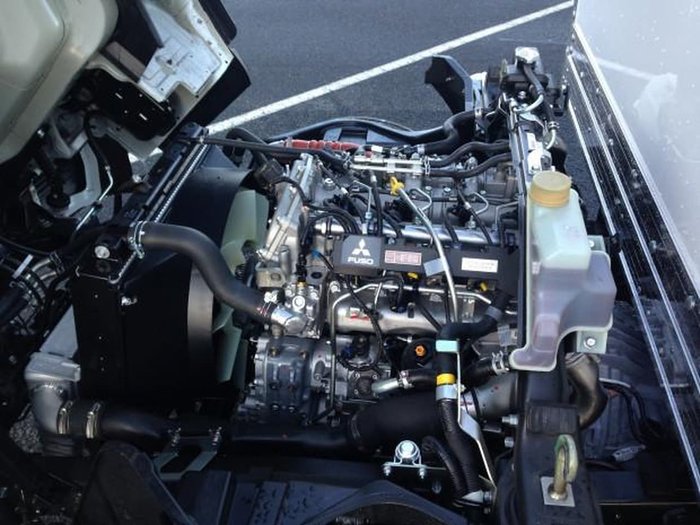 2019 FUSO CANTER 515 WIDE FEB21ER3SFAN null null White