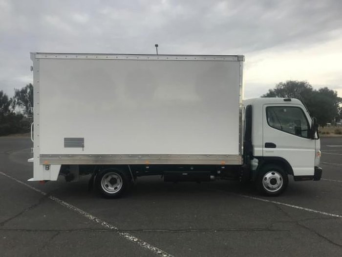 2019 FUSO CANTER 515 WIDE FEB21ER3SFAN null null White