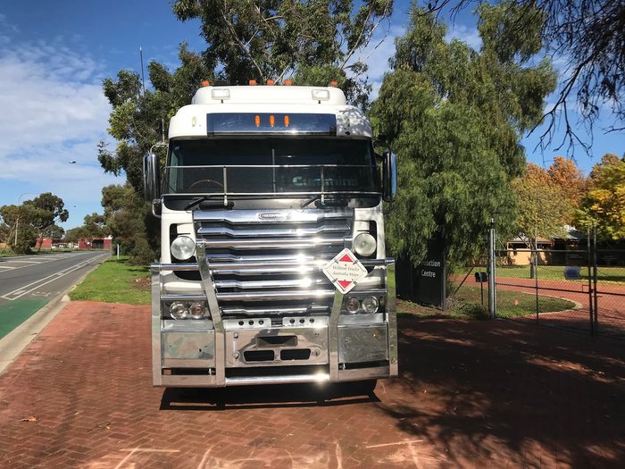 2013 FREIGHTLINER ARGOSY 101 White