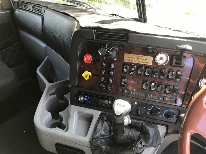 2013 FREIGHTLINER ARGOSY 101 White