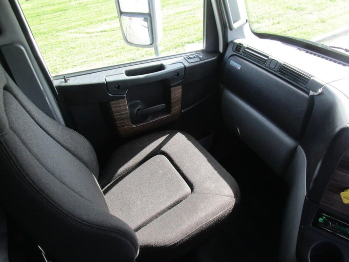 2012 FREIGHTLINER CENTURY CST112 PTO HYD null null white