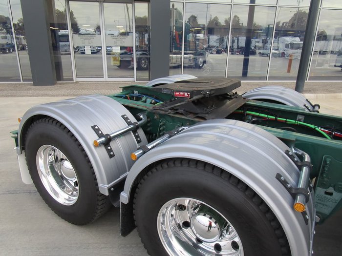 2013 FREIGHTLINER CORONADO SD122 null null GREEN
