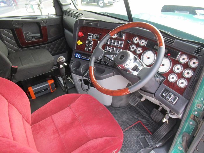 2013 FREIGHTLINER CORONADO SD122 null null GREEN