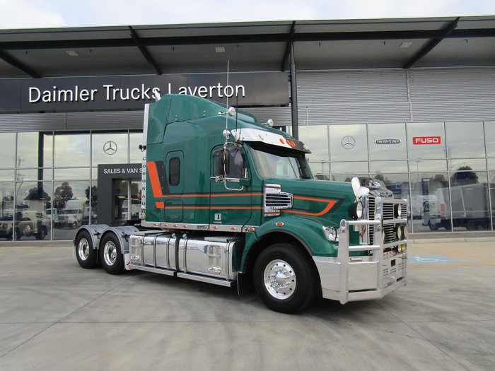 2013 FREIGHTLINER CORONADO SD122 null null GREEN