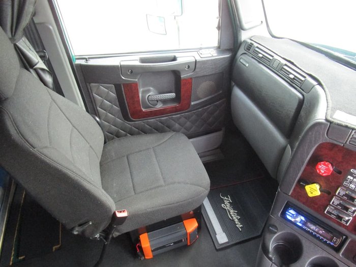 2013 FREIGHTLINER CORONADO SD122 null null GREEN