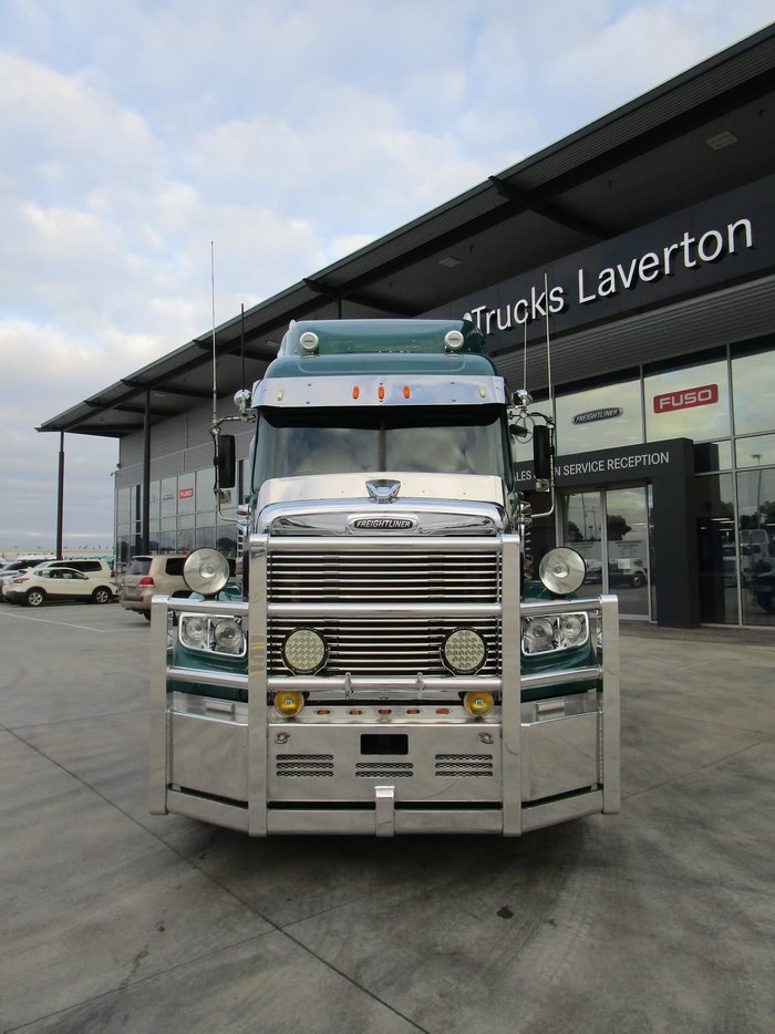 2013 FREIGHTLINER CORONADO SD122 null null GREEN