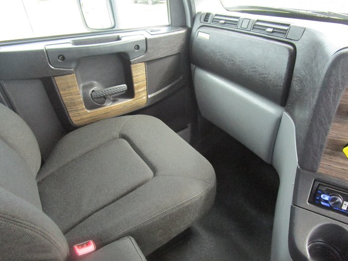 2011 FREIGHTLINER FLX null null WHITE