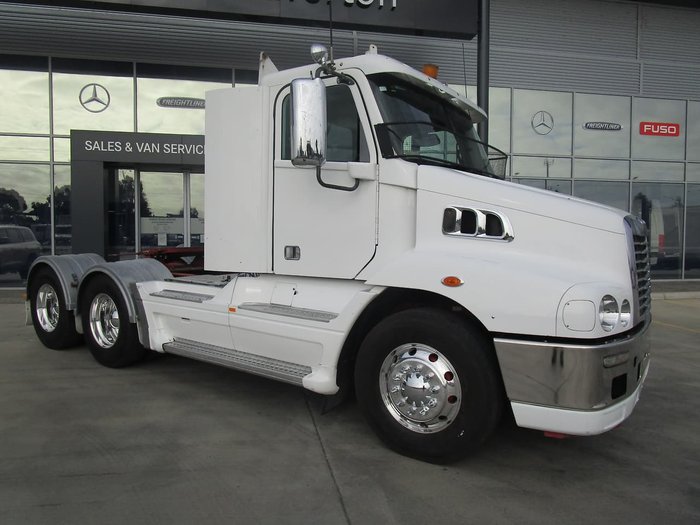 2011 FREIGHTLINER FLX null null WHITE