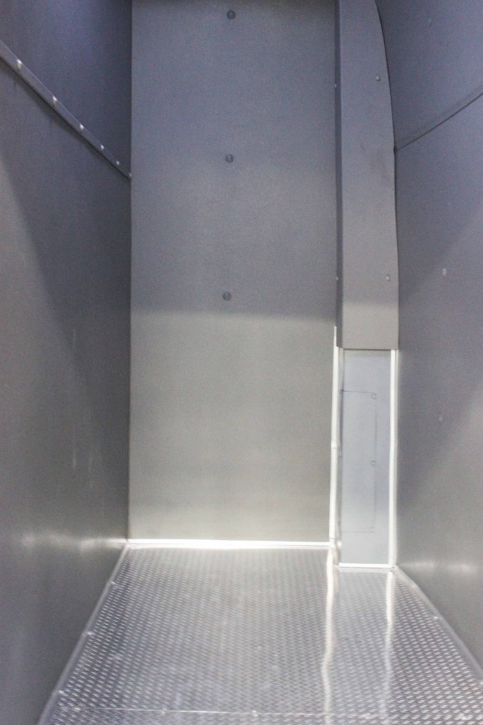 2021 YUTONG D7 White