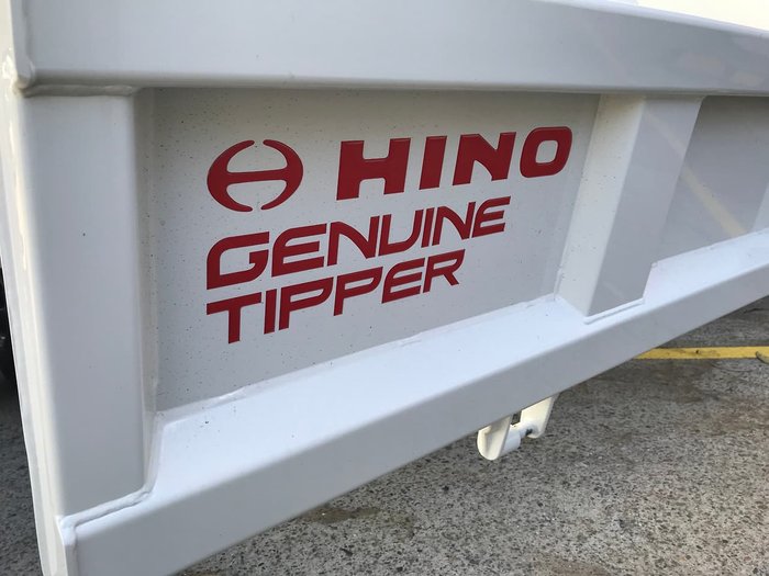 2020 HINO 300 SERIES 616 AUTO IFS TIPPER null null White