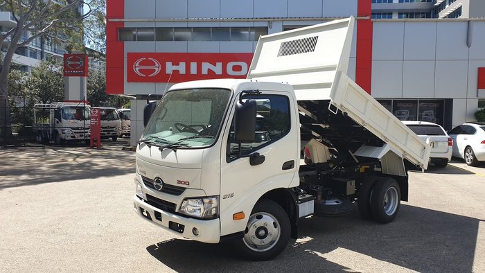 2020 HINO 300 SERIES 616 AUTO IFS TIPPER null null White
