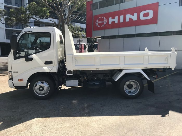 2020 HINO 300 SERIES 616 AUTO IFS TIPPER null null White