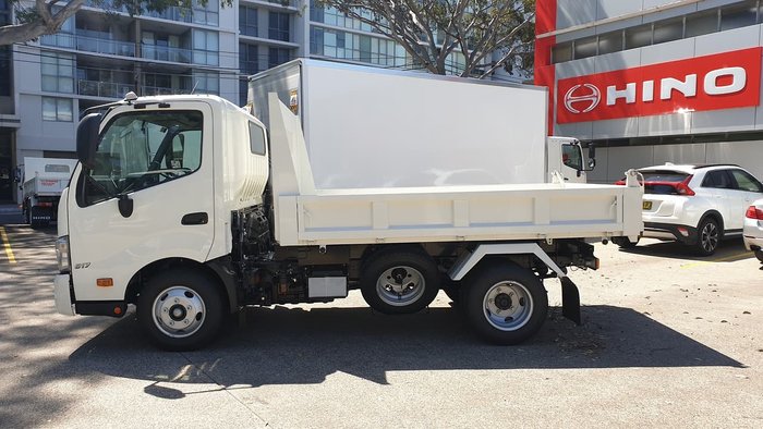 2020 HINO 300 SERIES 616 SHORT AUTO TIPPER null null White