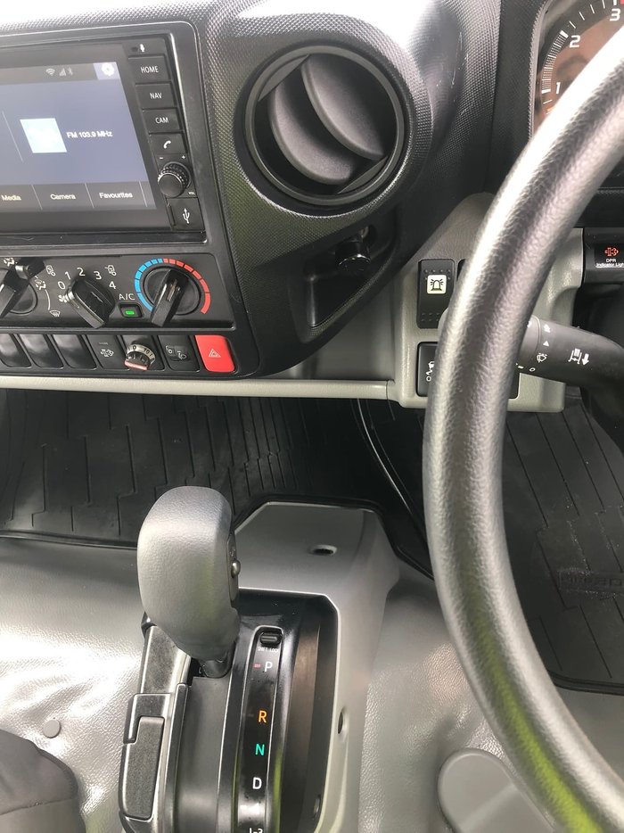 2020 HINO 300 SERIES 616 MEDIUM AUTO ALLOY TIPPER WITH TOOL BOX null null White