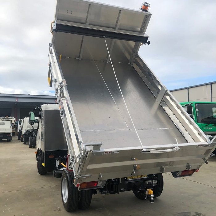 2020 HINO 300 SERIES 616 MEDIUM AUTO ALLOY TIPPER WITH TOOL BOX null null White