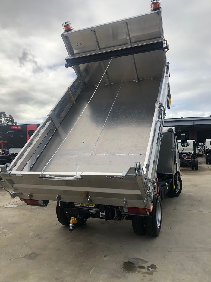 2020 HINO 300 SERIES 616 MEDIUM AUTO ALLOY TIPPER WITH TOOL BOX null null White
