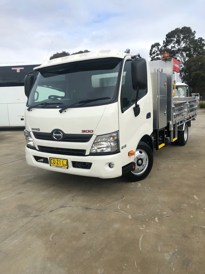 2020 HINO 300 SERIES 616 MEDIUM AUTO ALLOY TIPPER WITH TOOL BOX null null White