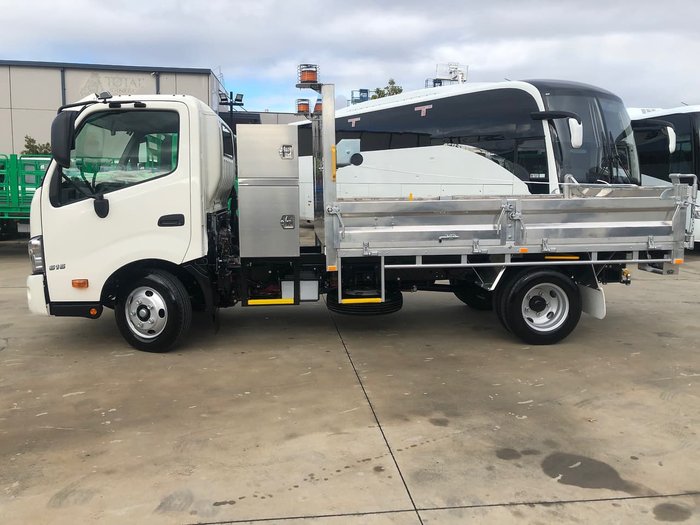 2020 HINO 300 SERIES 616 MEDIUM AUTO ALLOY TIPPER WITH TOOL BOX null null White