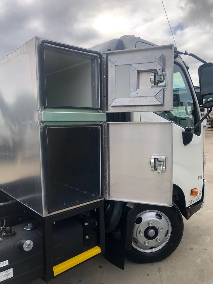 2020 HINO 300 SERIES 616 MEDIUM AUTO ALLOY TIPPER WITH TOOL BOX null null White