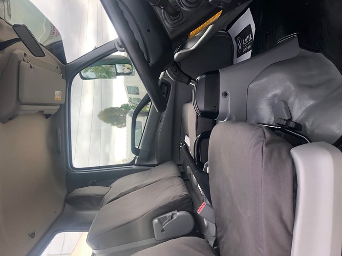 2020 HINO 300 SERIES 616 MEDIUM AUTO ALLOY TIPPER WITH TOOL BOX null null White