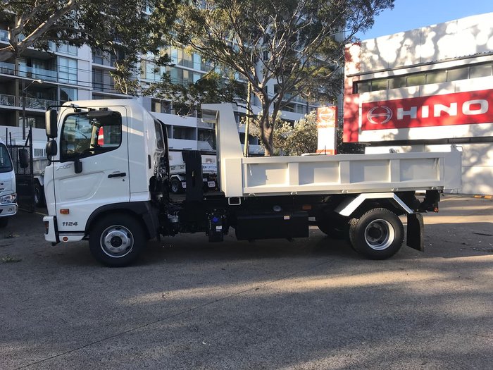 2020 HINO 500 SERIES FC 1124 MT LEAF 3850 TIPPER 3.6 null null White