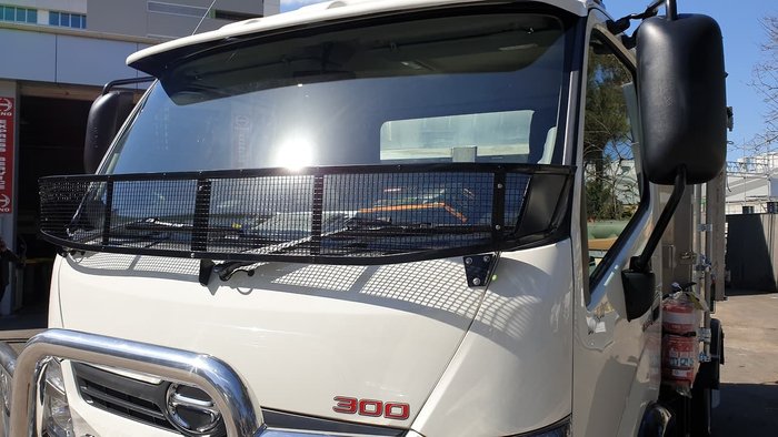 2020 HINO 300 SERIES 817 4X4 CHIPPER TIPPER null null White